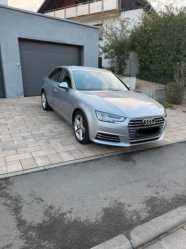 Second-hand Audi A4 150 CP (110 kW) 2017 Argintiu Berlinǎ
