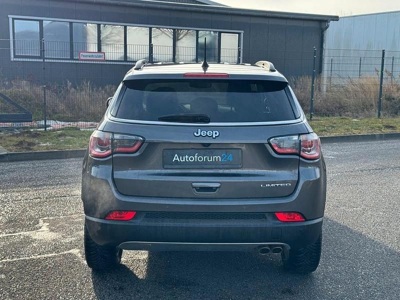 Gebraucht Jeep Compass Limited 150 PS (110 kW) 2021 Grau SUV