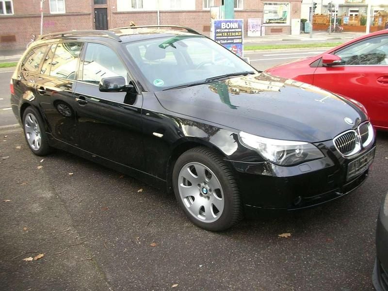 Gebraucht BMW 530 258 PS (189 kW) 2006 Schwarz Kombi