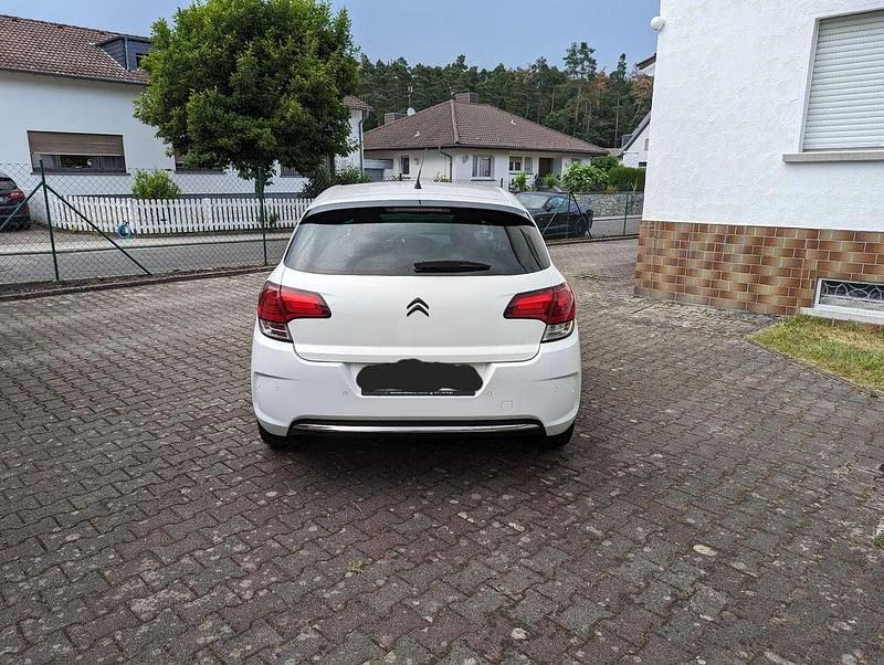 Gebraucht Citroën C4 Start 120 PS (88 kW) 2015 Limousine