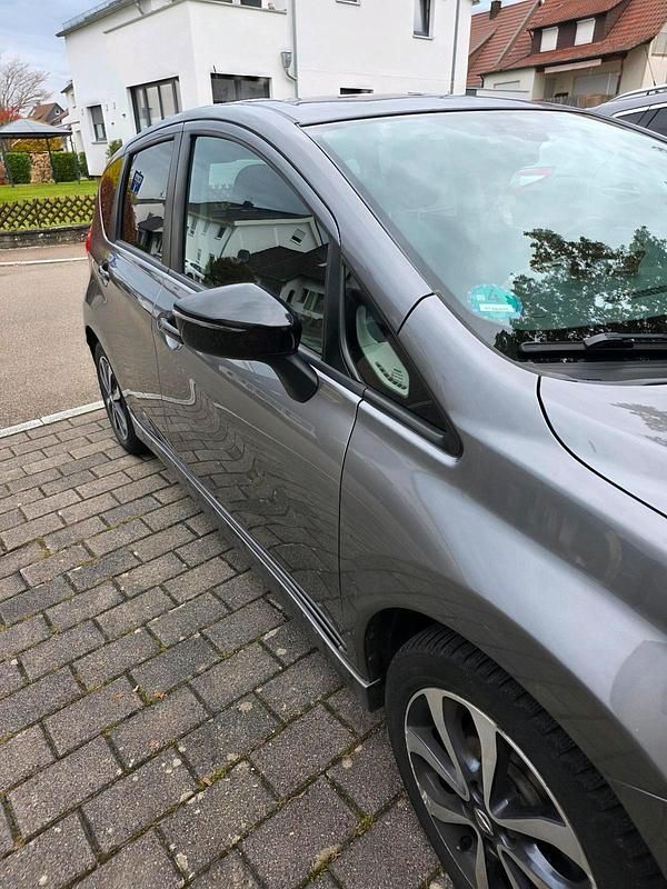 Grau Gebraucht 2015 Nissan Note Tekna Kleinwagen | 5.500 € (Superpreis) - Bild 1/4