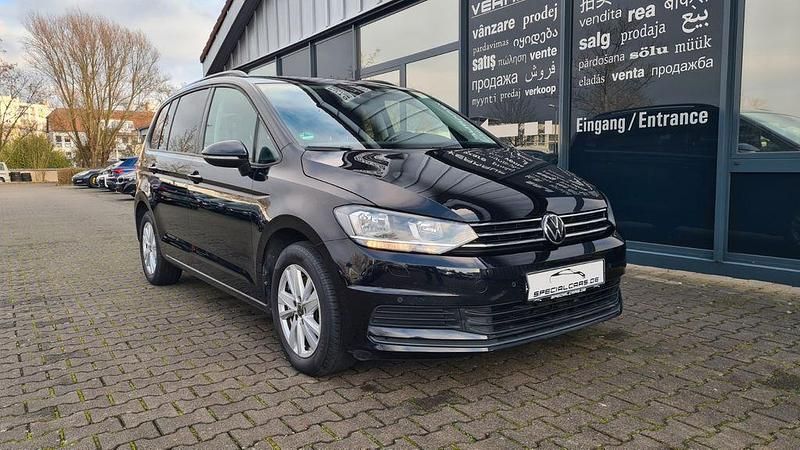 Gebraucht VW Touran Comfortline 150 PS (110 kW) 2022 Schwarz Van / Kleinbus