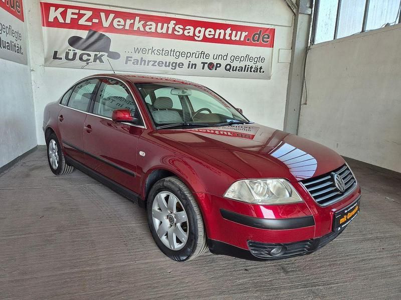 Gebraucht VW Passat 102 PS (75 kW) 2002 Rot Limousine