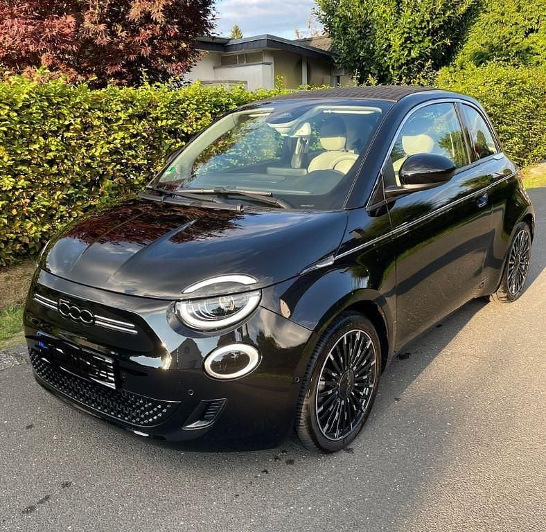 Schwarz Gebraucht 2023 Fiat 500e La Prima Cabrio | 21.900 € (Superpreis) - Bild 1/4