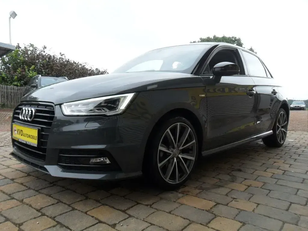 Gebraucht Audi A1 Sportback Sport 95 PS (69 kW) 2018 Grau Kleinwagen
