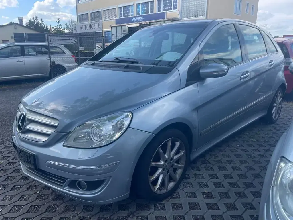 Gebraucht Mercedes B200 140 PS (102 kW) 2007 Silber Van / Kleinbus
