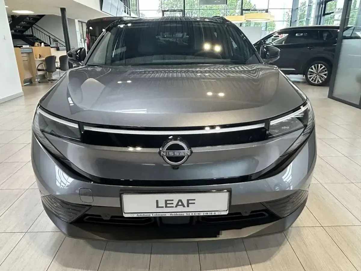 Neu Nissan Leaf 360º 160 kW (218 PS) 2026 Dark grey metallic/dach black SUV