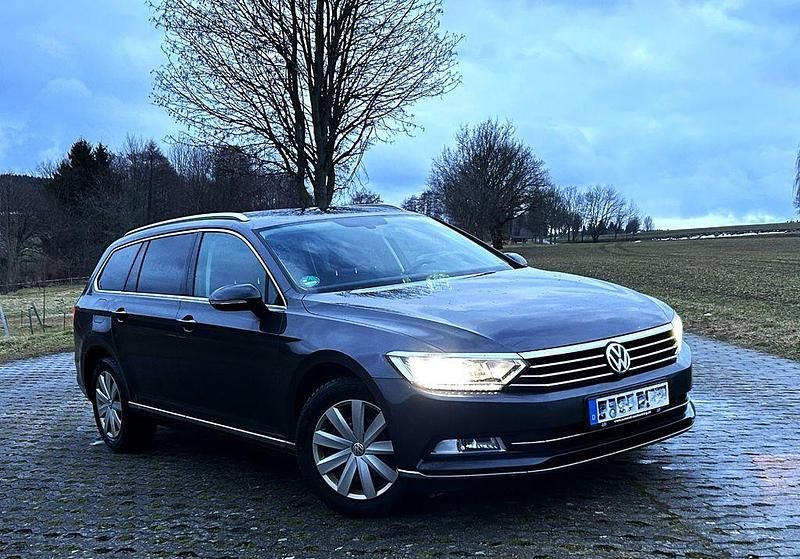 Gebraucht VW Passat Highline 150 PS (110 kW) 2018 Grau Kombi