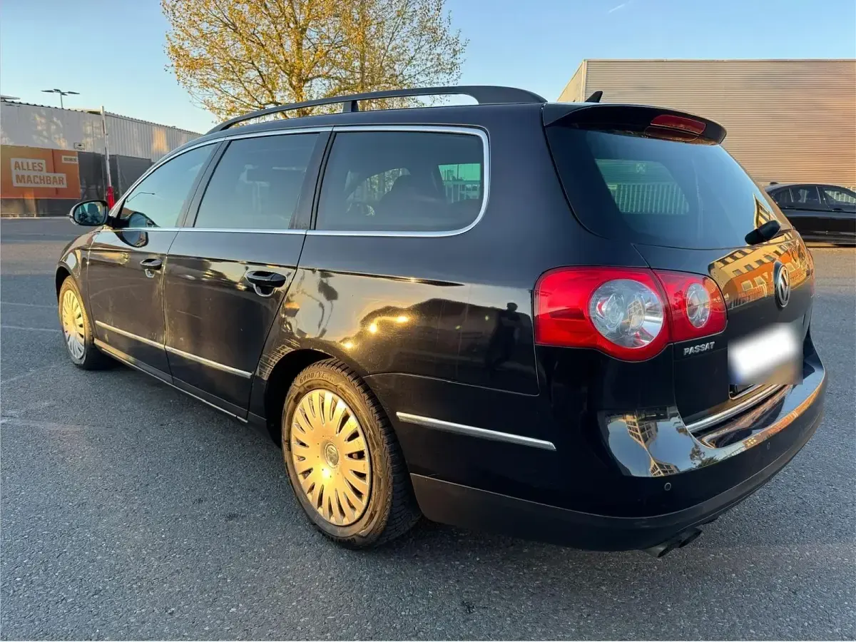 Gebraucht VW Passat 110 PS (80 kW) 2010 Schwarz Kombi