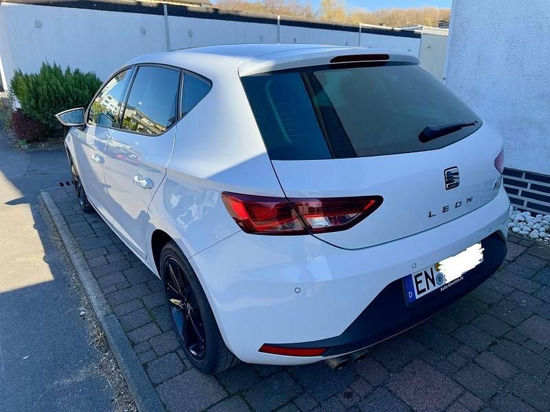Gebraucht Seat Leon FR 125 PS (91 kW) 2015 Weiß Limousine
