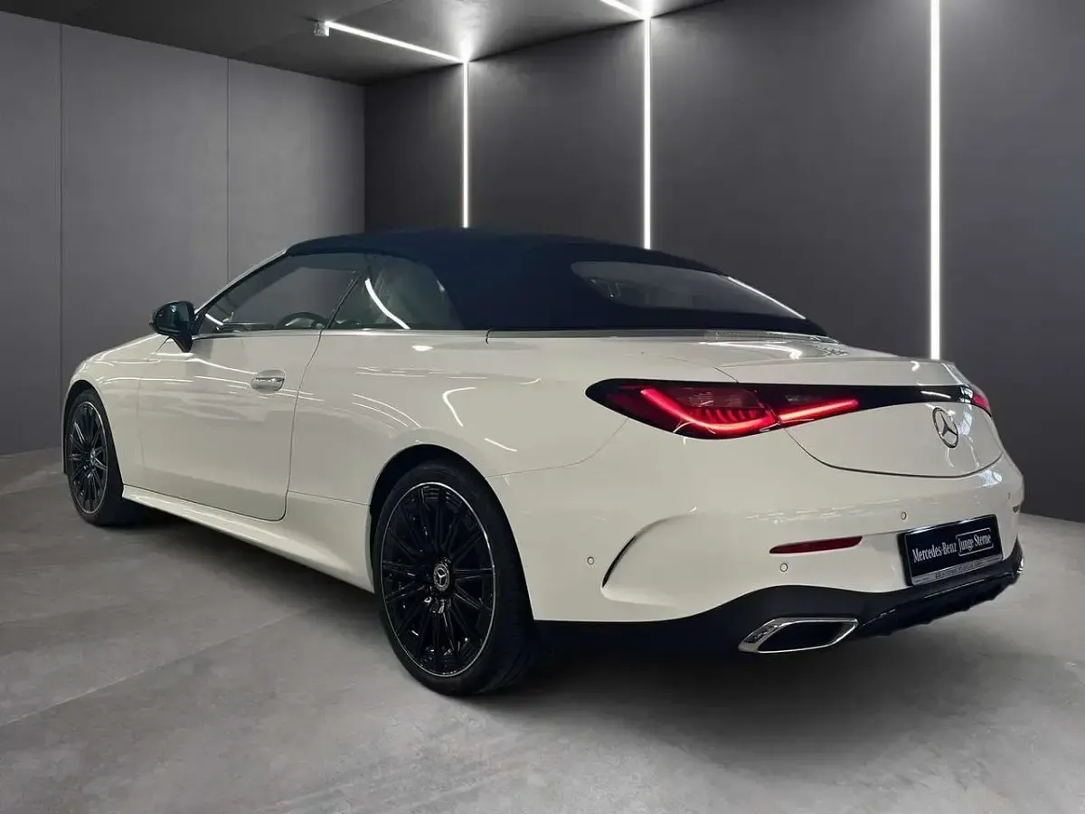 Gebraucht Mercedes CLE220 AMG 197 PS (144 kW) 2025 Weiß Cabrio