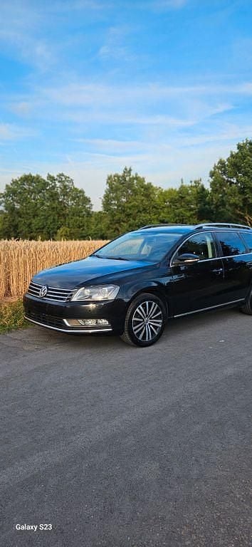 Schwarz Gebraucht 2014 VW Passat Highline Limousine | 7.800 € (Guter Preis) - Bild 1/4