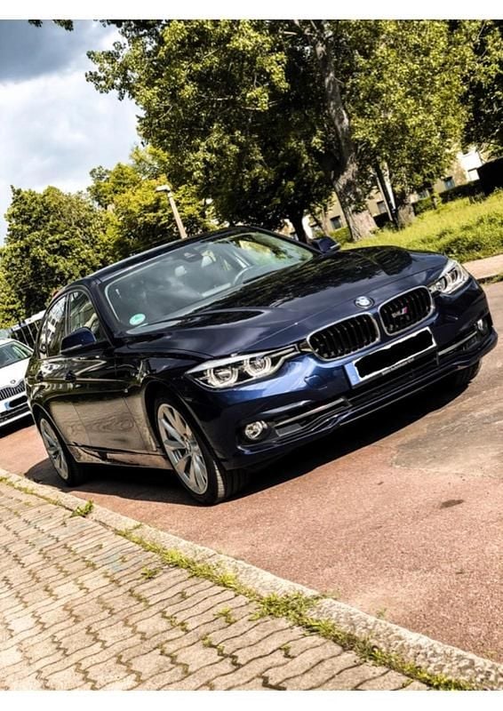 Blau Gebraucht 2016 BMW 330 M Performance Limousine | 20.300 € (Guter Preis) - Bild 1/4