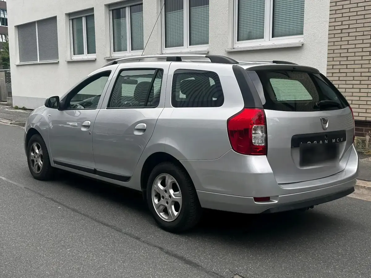 Gebraucht Dacia Logan 90 PS (66 kW) 2014 Silber Kombi