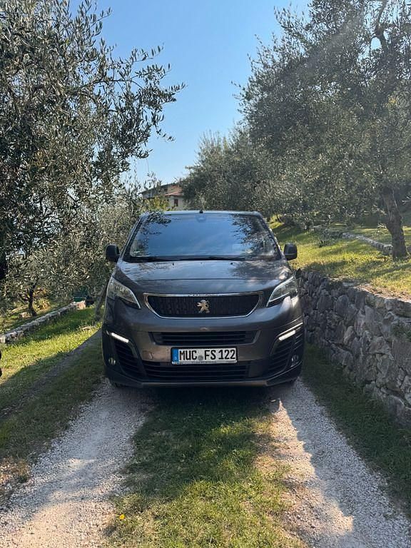 Grau Gebraucht 2018 Peugeot Expert Van | 19.800 € (Teuer) - Bild 1/4