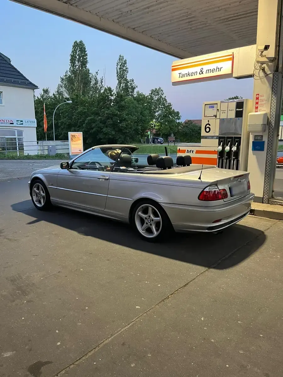 Gebraucht BMW 320 Cabriolet 170 PS (125 kW) 2003 Silber Cabrio