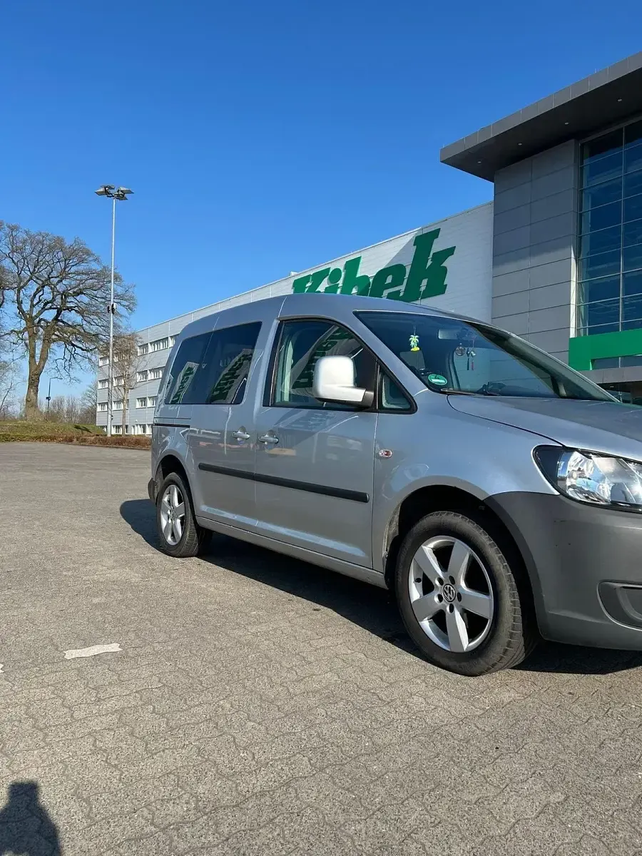 Gebraucht VW Caddy 105 PS (77 kW) 2013 Silber Van / Kleinbus