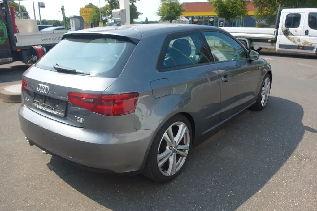 Gebraucht Audi A3 S-Line 179 PS (131 kW) 2013 Grau Limousine
