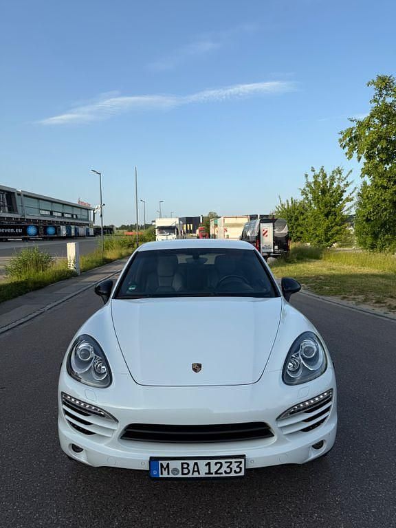 Gebraucht Porsche Cayenne 245 PS (180 kW) 2012 Weiß SUV