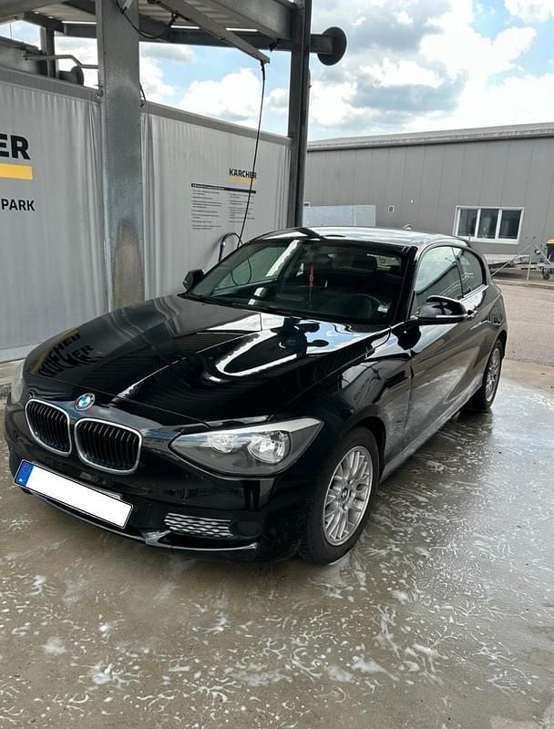 Gebraucht BMW 114 102 PS (75 kW) 2013 Schwarz Kleinwagen