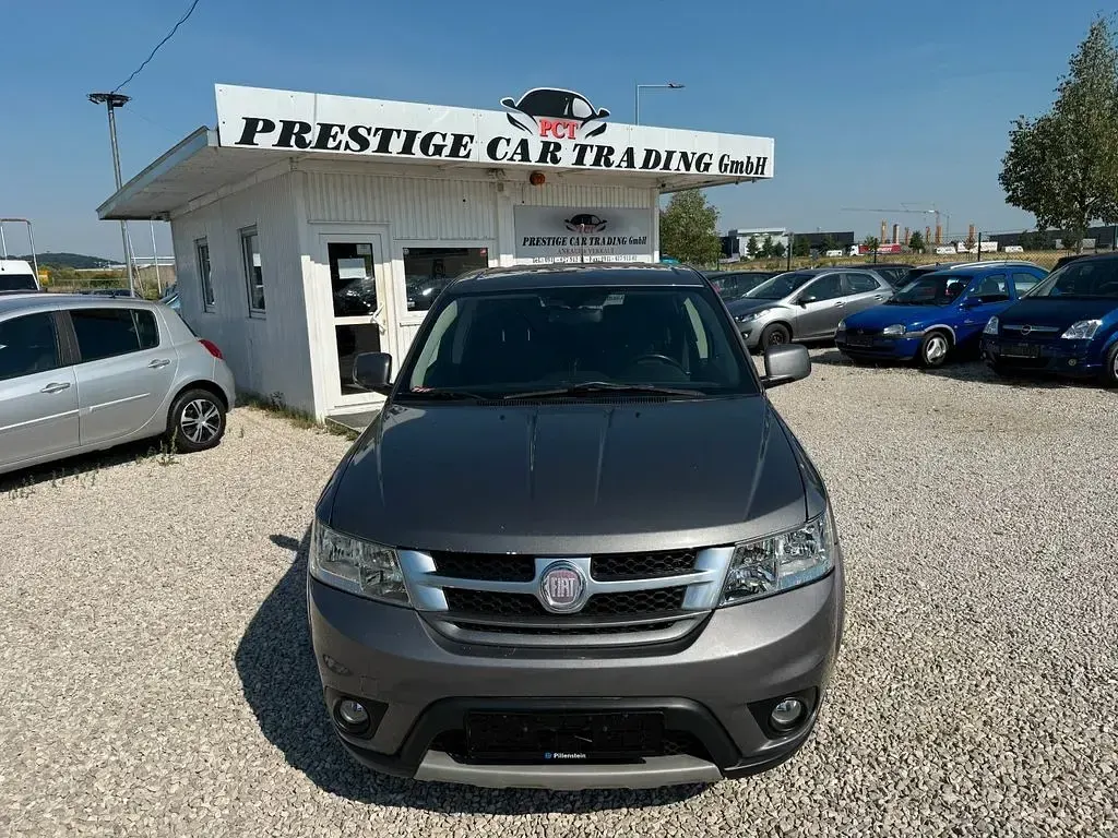 Gebraucht Fiat Freemont 140 PS (102 kW) 2011 Grau SUV
