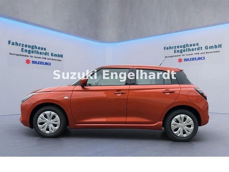 Gebraucht Suzuki Swift Club 83 PS (61 kW) 2025 Orange Limousine