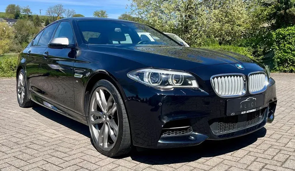 Używany BMW M550 Performance 381 KM (280 kW) 2014 Czarny Sedan/Limuzyna
