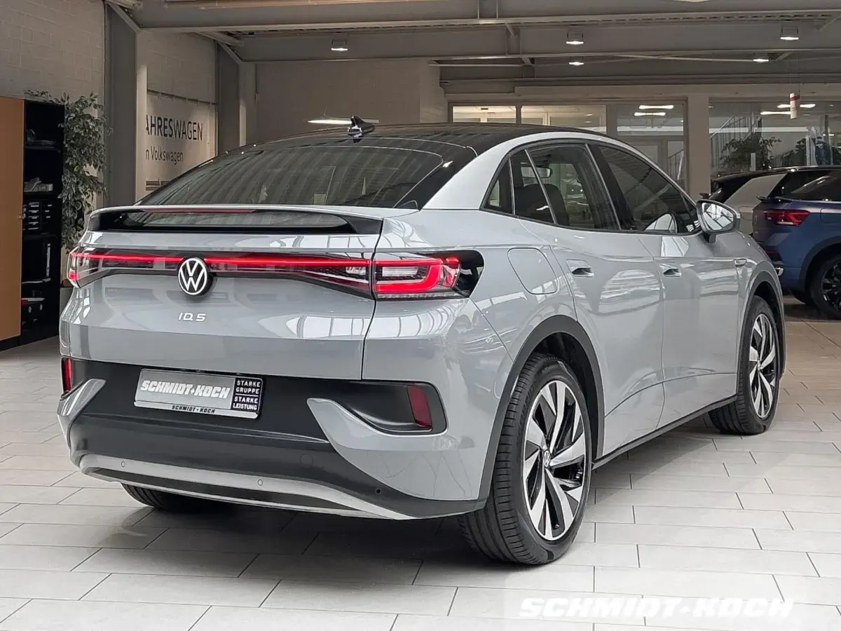 Gebraucht VW ID.5 Pro 127 kW (174 PS) 2023 Mondsteingrau (grau) SUV