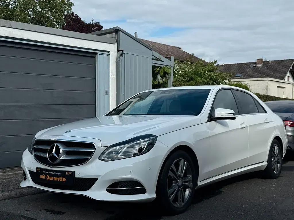Gebraucht Mercedes E250 204 PS (150 kW) 2014 Weiß Limousine