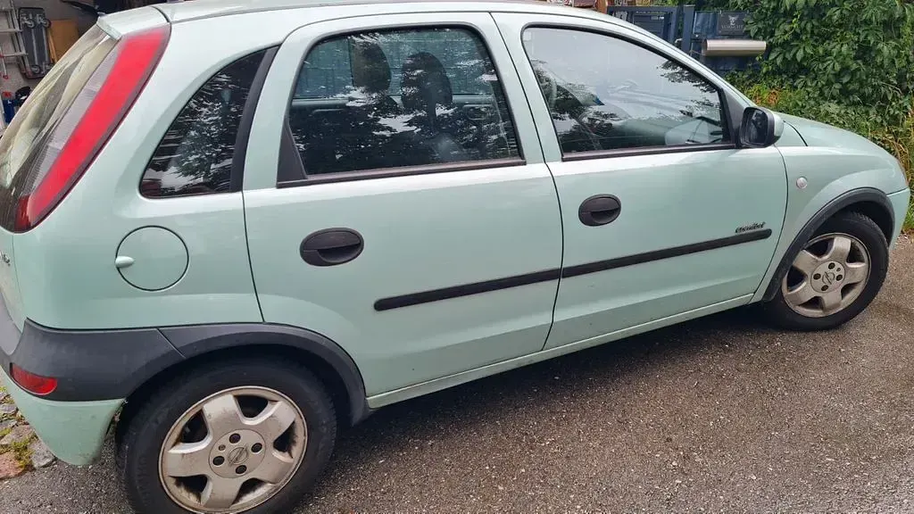 Gebraucht Opel Corsa Comfort 75 PS (55 kW) 2001 Grün Kleinwagen