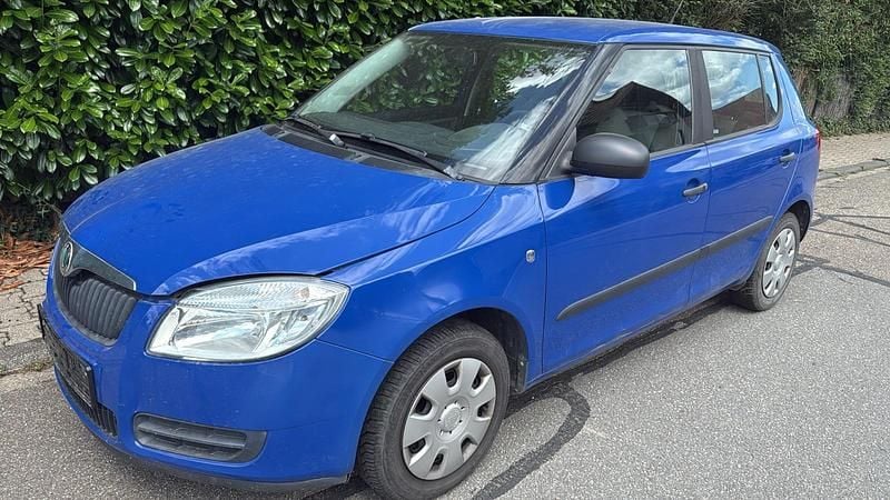 Blau Gebraucht 2009 Skoda Fabia Limousine | 1.650 € (Guter Preis) - Bild 1/4