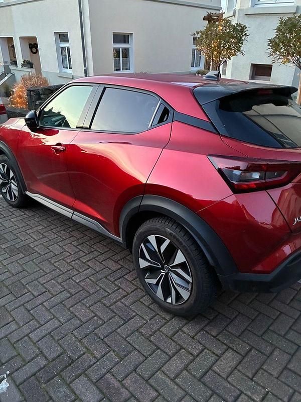 Rot Gebraucht 2022 Nissan Juke N-Connecta SUV | 15.800 € (Guter Preis) - Bild 1/4