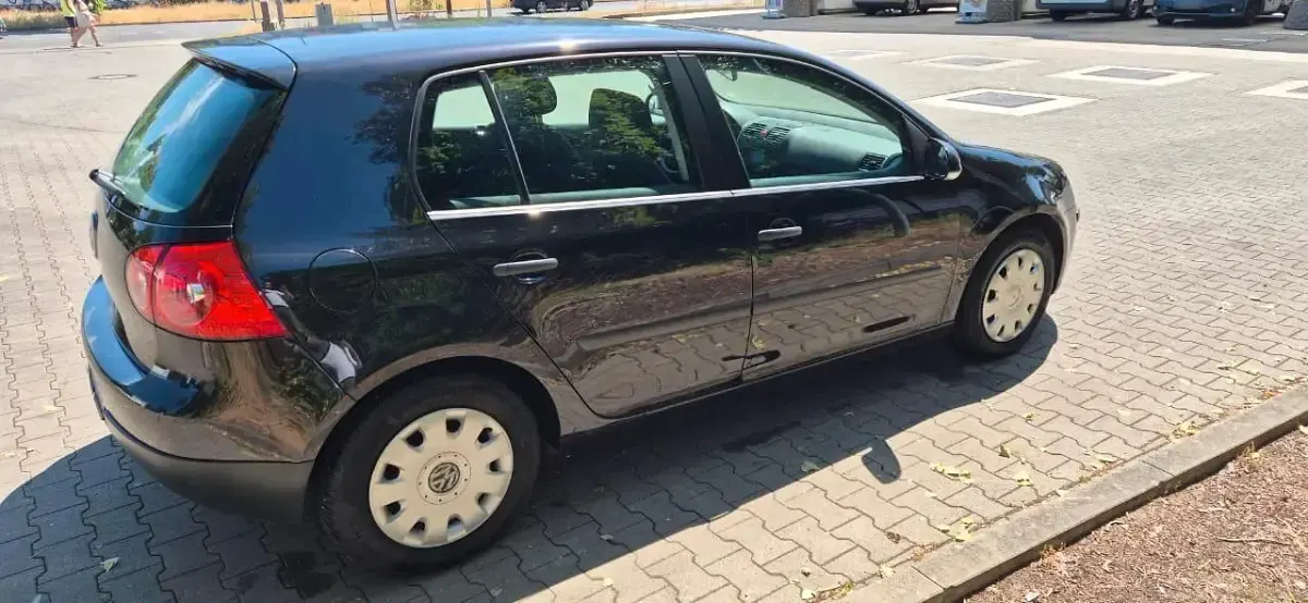 Gebraucht VW Golf V 115 PS (84 kW) 2004 Schwarz Kleinwagen