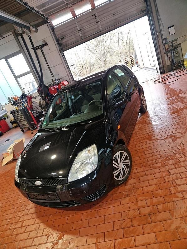 Gebraucht Ford Fiesta 69 PS (50 kW) 2004 Kleinwagen