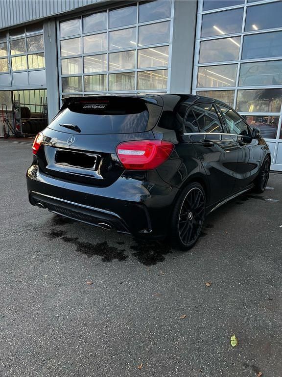 Gebraucht Mercedes A220 170 PS (125 kW) 2015 Schwarz Limousine