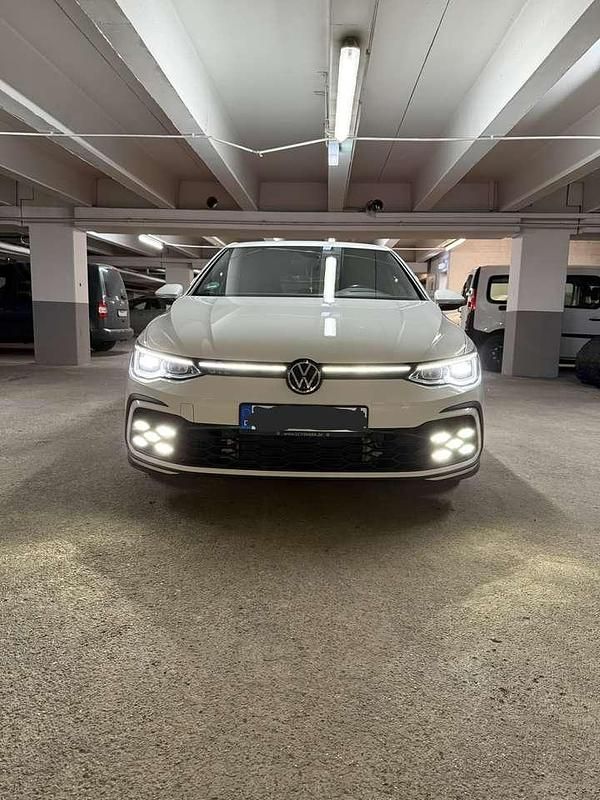 Weiß Gebraucht 2020 VW Golf VIII GTE Kleinwagen | 20.000 € (Etwas zu teuer) - Bild 1/4