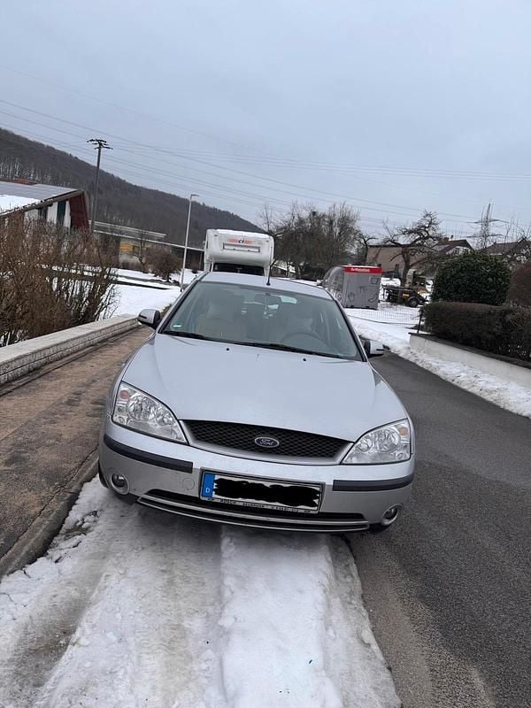 Silber Gebraucht 2001 Ford Mondeo Ghia Limousine | 2.199 € (Fairer Preis) - Bild 1/4