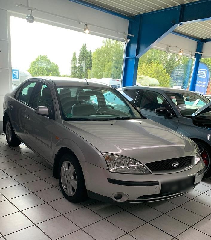 Silber Gebraucht 2001 Ford Mondeo Ghia Limousine | 4.000 € (Teuer) - Bild 1/4