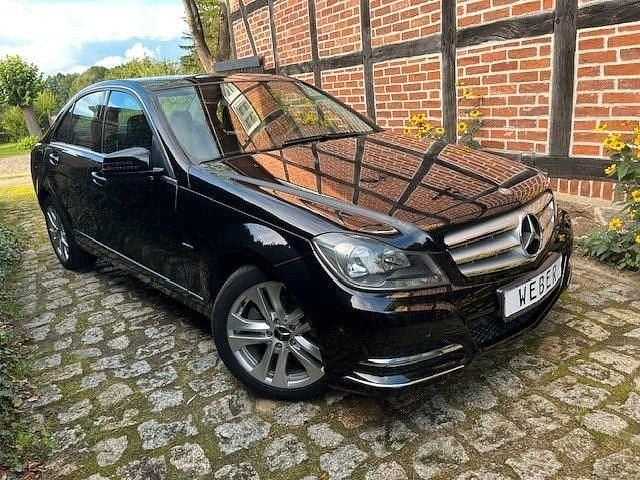 Schwarz Gebraucht 2012 Mercedes C180 Avantgarde Limousine | 10.495 € (Guter Preis) - Bild 1/4