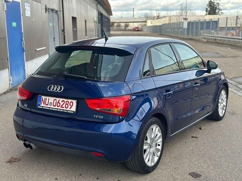 Gebraucht Audi A1 Sportback Attraction 122 PS (89 kW) 2013 Blau Kleinwagen