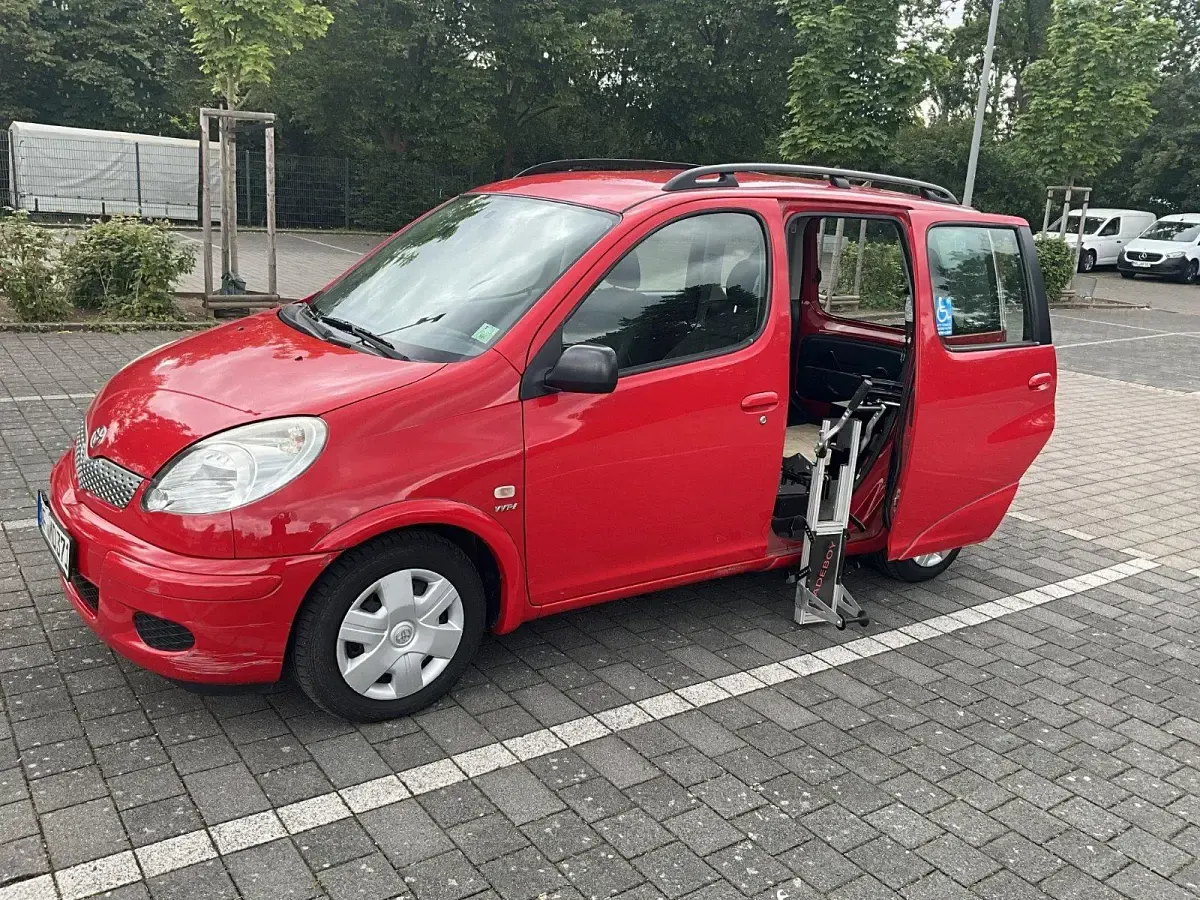 Gebraucht Toyota Yaris 84 PS (61 kW) 2004 Rot Kombi