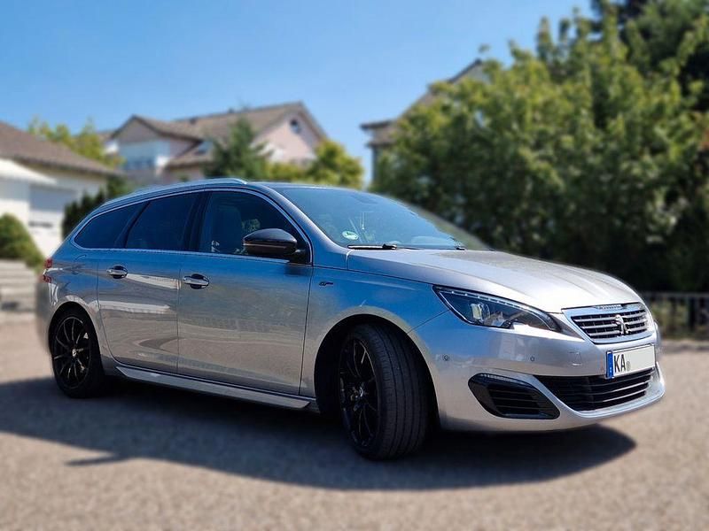 Grau Gebraucht 2016 Peugeot 308 GT Kombi | 9.999 € (Guter Preis) - Bild 1/4