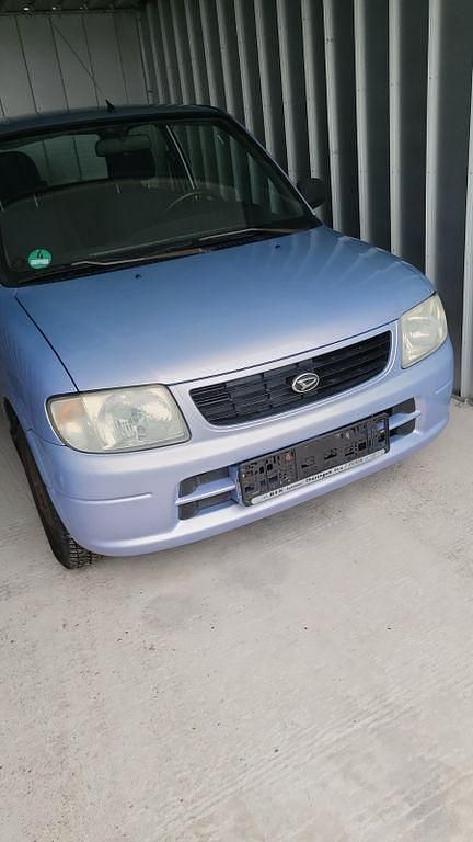 Gebraucht Daihatsu Cuore 56 PS (41 kW) 2003 Violet Kleinwagen