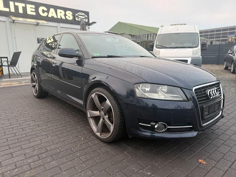 Gebraucht Audi A3 Sportback Ambiente 160 PS (117 kW) 2011 Blau Kleinwagen