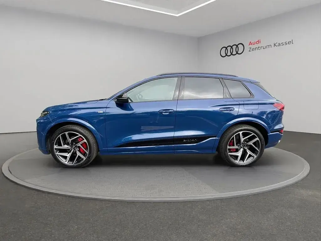 Gebraucht Audi Q6 e-tron Ambiente 284 kW (387 PS) 2025 Ascariblau metallic SUV