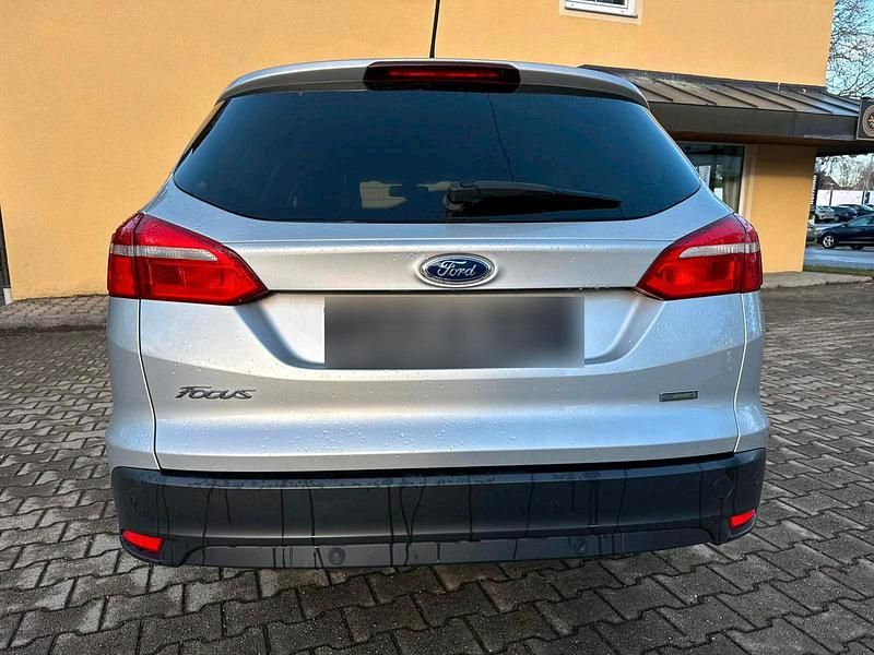 Gebraucht Ford Focus 125 PS (91 kW) 2018 Silber Kombi