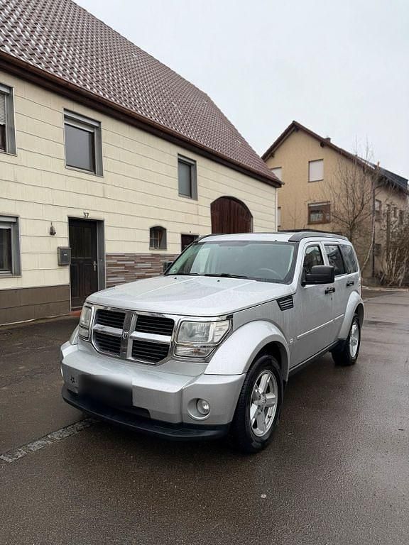 Second-hand Dodge Nitro SE 177 CP (130 kW) 2008 Argintiu SUV