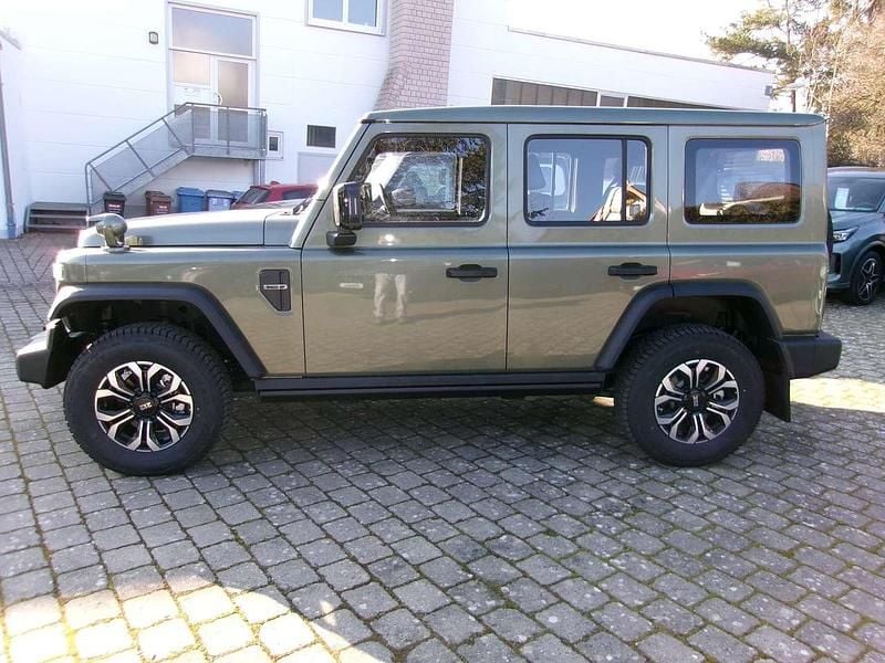 Neu BAW 212 166 PS (122 kW) 2026 Grün SUV