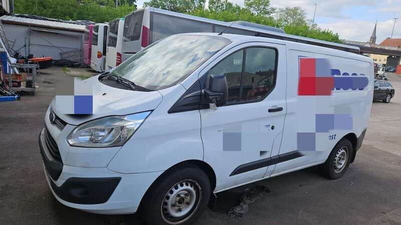 Weiß Gebraucht 2015 Ford Transit Custom Trend Van | 10.499 € - Bild 1/4