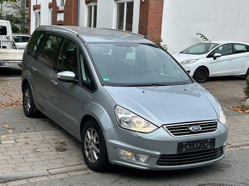 Gebraucht Ford Galaxy Trend 140 PS (102 kW) 2010 Silber Van / Kleinbus